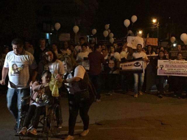 Como&ccedil;&atilde;o move manifestantes em ato por justi&ccedil;a ap&oacute;s morte de estudante