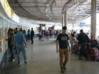 Rodoviária aguarda aumento no fluxo de passageiros durante o feriadão; só entre quinta e sexta-feira são aguardados 5 mil passageiros. (Foto: Arquivo)