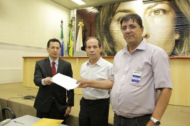 Fetems denuncia ao MPE que 35 prefeituras n&atilde;o cumprem lei do piso