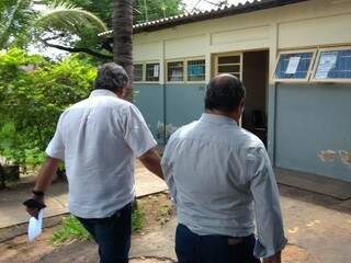 De camisa branca à esquerda, secretário acusado de injúria racial. (Foto: Rio Pardo News) 