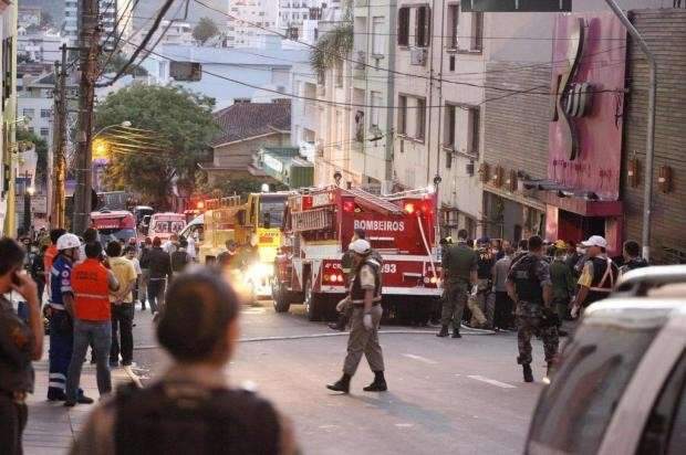 Inc&ecirc;ndio em boate em Santa Maria (RS) deixa pelo menos 90 mortos