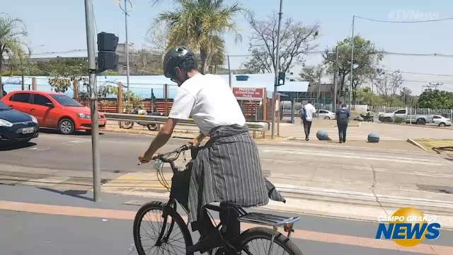No Dia Sem Carro, Robson mostra como poupa tempo usando &ocirc;nibus e bicicleta