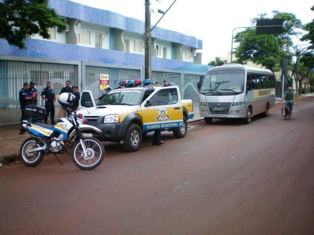  Van irregular &eacute; apreendida na 1&ordf; fiscaliza&ccedil;&atilde;o do tranporte escolar em Dourados