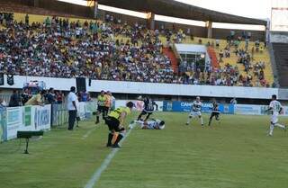 Primeiro jogo da final terminou empatado no estádio Morenão (Foto: Alcides Neto)