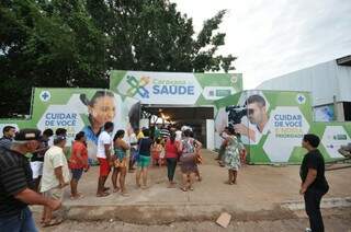 Ações são realizadas no Hospital Regional do município e na Escola Estadual Pedro Mendes Fontoura (Foto: Marcelo Calazans)