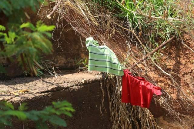 Morador de rua cai em c&oacute;rrego, se afoga e &eacute; levado desmaiado para UPA