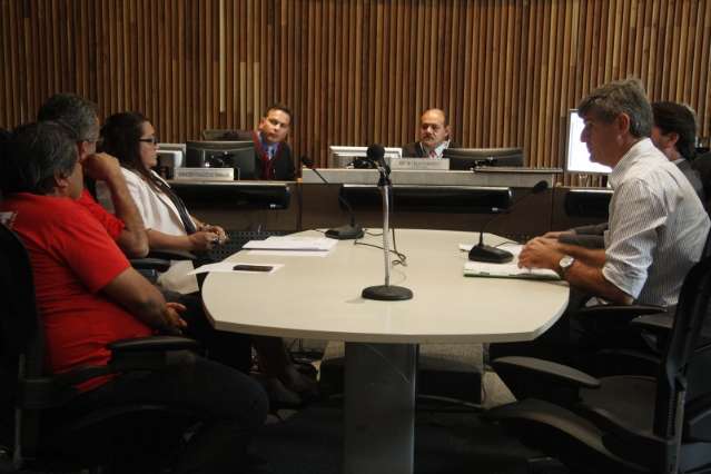 Oper&aacute;rios e patr&otilde;es n&atilde;o entram em acordo e greve permanece na Capital