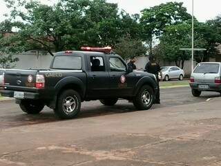 Gaeco para cumprir mandado de prisão contra vereador afastado na cidade de Ribas do Rio Pardo. (Foto: Ribas do Rio Pardo News) 