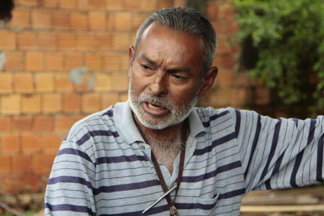 Vizinhos apostam em reviravolta no caso de &quot;av&ocirc;&quot; morto por adolescente