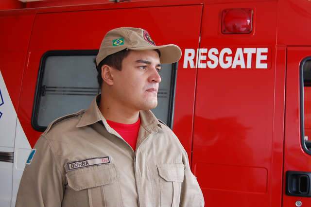  Bombeiros encontram corpos de familiares de soldado de MS no Rio