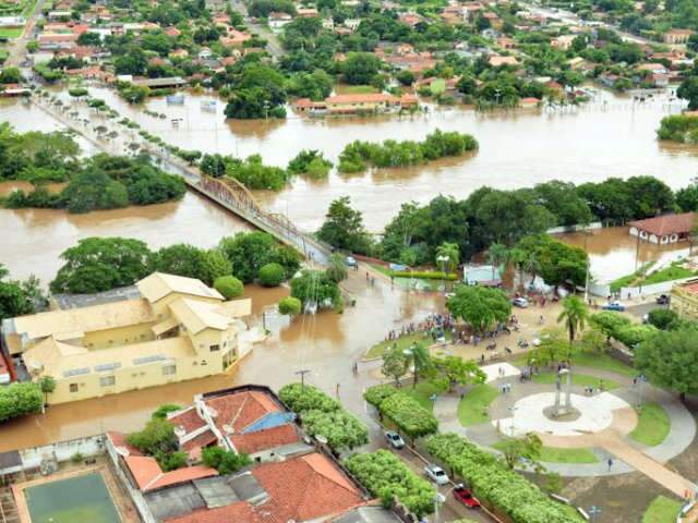  N&iacute;vel do rio registra 9,9 metros e situa&ccedil;&atilde;o segue cr&iacute;tica em Aquidauana