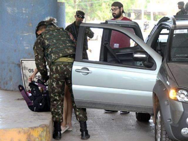 Militares iniciam opera&ccedil;&atilde;o para coibir crimes na fronteira com a Bol&iacute;via