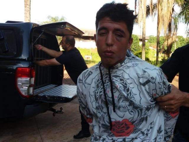 Rapaz que matou namorada e a filha fica isolado em penitenci&aacute;ria