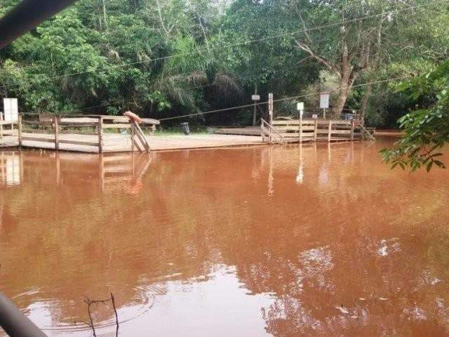 Governador far&aacute; decreto com novas regras para proteger o Rio da Prata