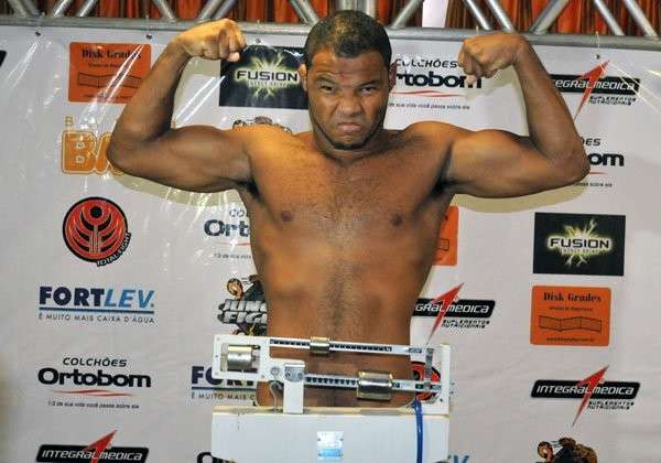 Lutador de MS enfrenta parceiro de J&uacute;nior Cigano em desafio de MMA 