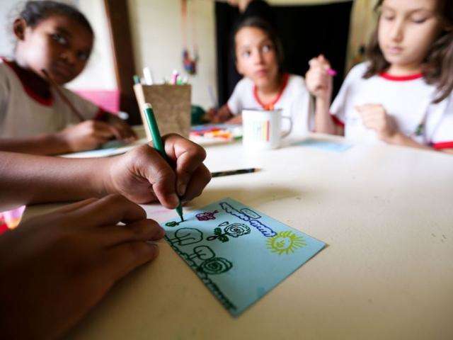 Julgamento de ensino em casa &eacute; suspenso ap&oacute;s voto favor&aacute;vel de relator