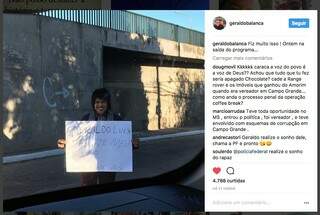 O ex-vereador Chocolate com cartaz na frente da Record em outra postagem do apresentador Geraldo Luis em seu perfil oficial no Instagram