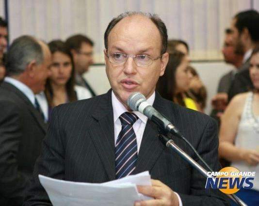 Mochi admite que PMDB espera Azambuja antes de anunciar Simone