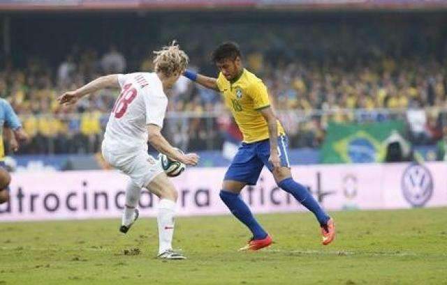 Com primeiro tempo ruim, sele&ccedil;&atilde;o brasileira sai vaiada de campo contra S&eacute;rvia