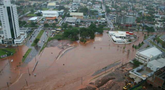  Bombeiros registram 30 ocorr&ecirc;ncias e mobilizam todo efetivo durante chuva