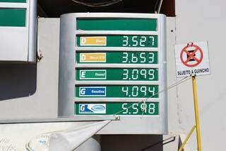 Em Três Lagoas preço da gasolina passa dos R$4. (Foto: Hugo Leal/JPNEWS)