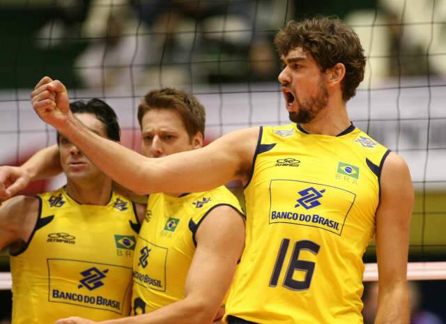  Brasil derrota R&uacute;ssia e reassume lideran&ccedil;a na Copa do Mundo de V&ocirc;lei