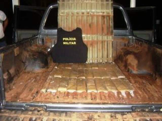  PM flagra caminhonete &ldquo;recheada&rdquo; com 223 kg de maconha