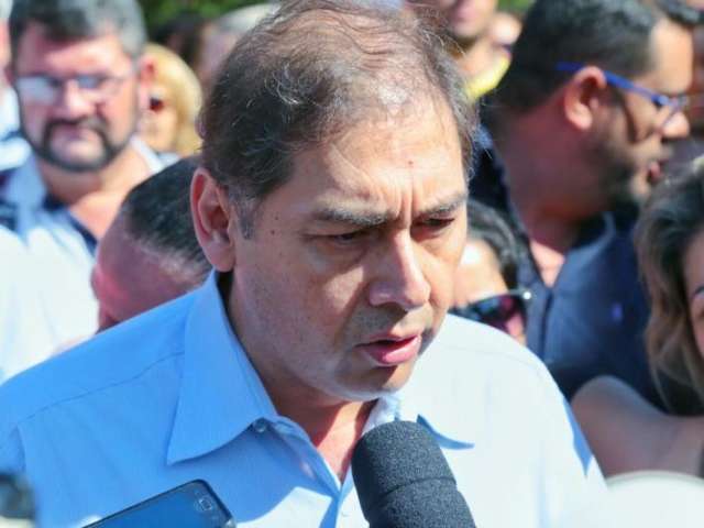 Bernal enrola, n&atilde;o divulga data do 13&ordm; e alega depender de dep&oacute;sitos judiciais