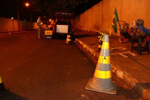 Flanelinha reserva vaga p&uacute;blica e cobra at&eacute; R$ 20 do estacionamento
