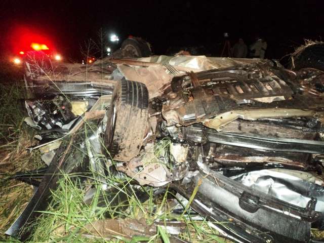 Golf colide com Honda Civic, mata dois e fere cinco pessoas na BR-267