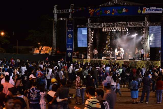 Festa Junina volta &agrave; pra&ccedil;a e abre comemora&ccedil;&otilde;es dos 80 anos da cidade
