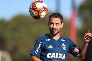 Éverton Ribeiro está confirmado para começar o clássico (Foto: Gilvan de Souza/Flamengo)