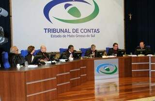 Conselheiros do TCE votaram contas do governo, referentes a 2015. (Foto: Divulgação TCE-MS)