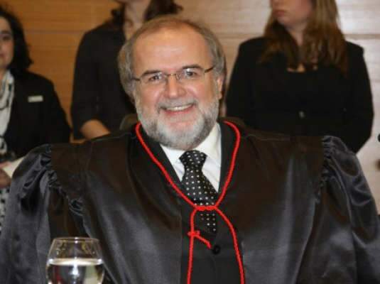  Emocionado, Ruy Celso toma posse como desembargador no TJ