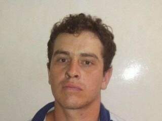 Alex Rocha de Oliveira era de Campo Grande e acumulava passagens por roubo e furto. (Foto: Diário Corumbaense) 
