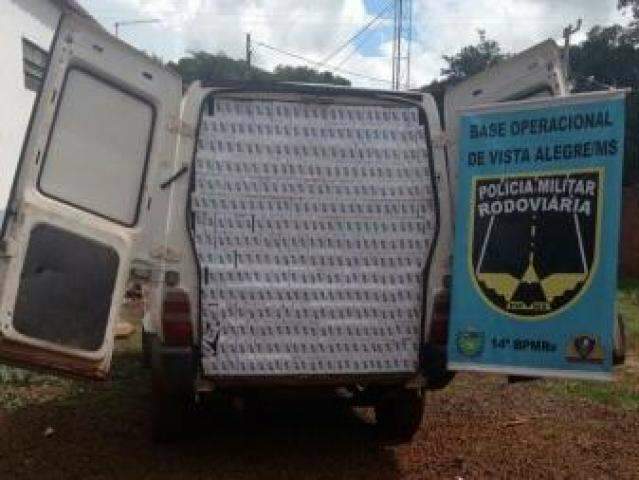 Carro lotado de cigarros contrabandeados do Paraguai &eacute; apreendido