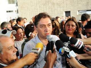 Alcides Bernal concede entrevista na sede do TRE. (Foto: Rodrigo Pazinato) 