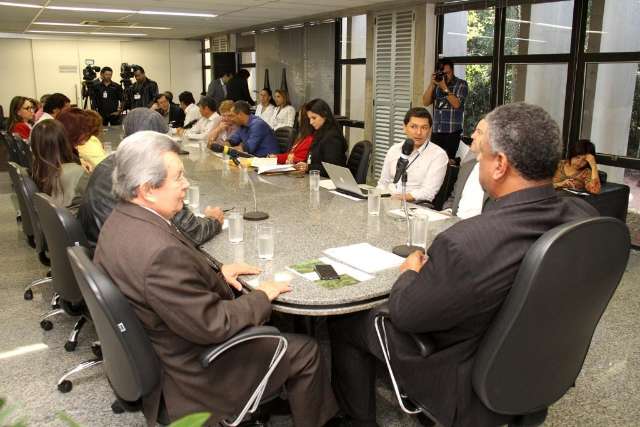 Audi&ecirc;ncia discute compra de alimentos vindos da agricultura familiar