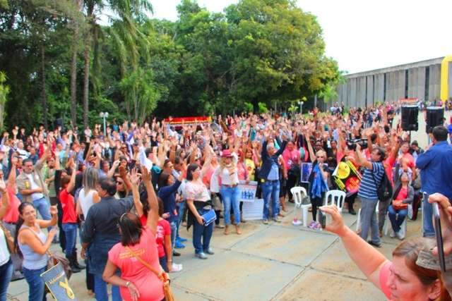 Educadores aprovam manuten&ccedil;&atilde;o de  indicativo de greve para dia 21