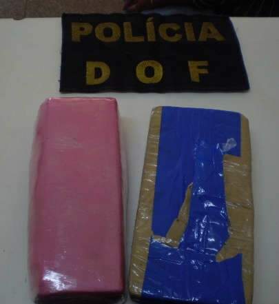  Morador de Sidrol&acirc;ndia &eacute; preso com crack em &ocirc;nibus intermunicipal