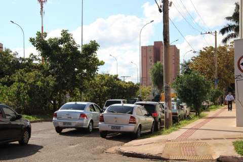 Agetran vai proibir estacionamento para acabar com congestionamento