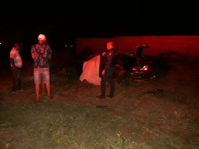 Motorista de 31 anos morre ao perder controle da dire&ccedil;&atilde;o e carro capotar 