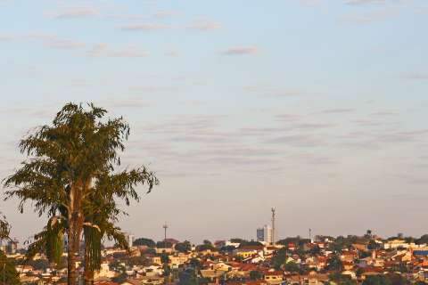 Domingo amanhece com sol, sem previs&atilde;o de chuva em Campo Grande