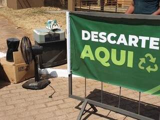 Ação para descarte de lixo eletrônico foi organizada pela Agetec (Foto: Clayton Neves)