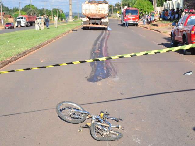  Crian&ccedil;a morre atropelada por caminh&atilde;o na sa&iacute;da para Cuiab&aacute;