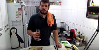 O projeto que recém saiu do forno de Diego é ensinar os universitários algumas receitas simples da cozinha 