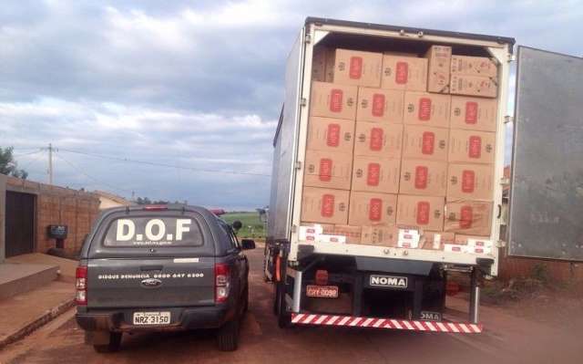 DOF apreende carga de cigarros ilegais avaliada em R$ 2 milh&otilde;es
