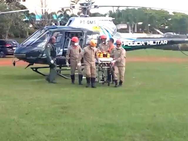 Pe&atilde;o &eacute; atacado por touro e resgatado de helic&oacute;ptero no Pantanal