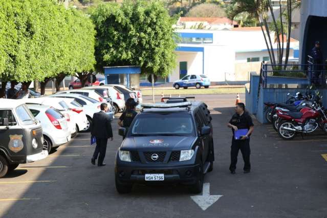 Procuradores discutem quem assume prefeitura e C&acirc;mara da Capital