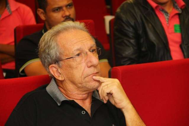 Treinador no Brasil n&atilde;o precisa de bom trabalho; s&oacute; de resultado, diz Z&eacute; M&aacute;rio